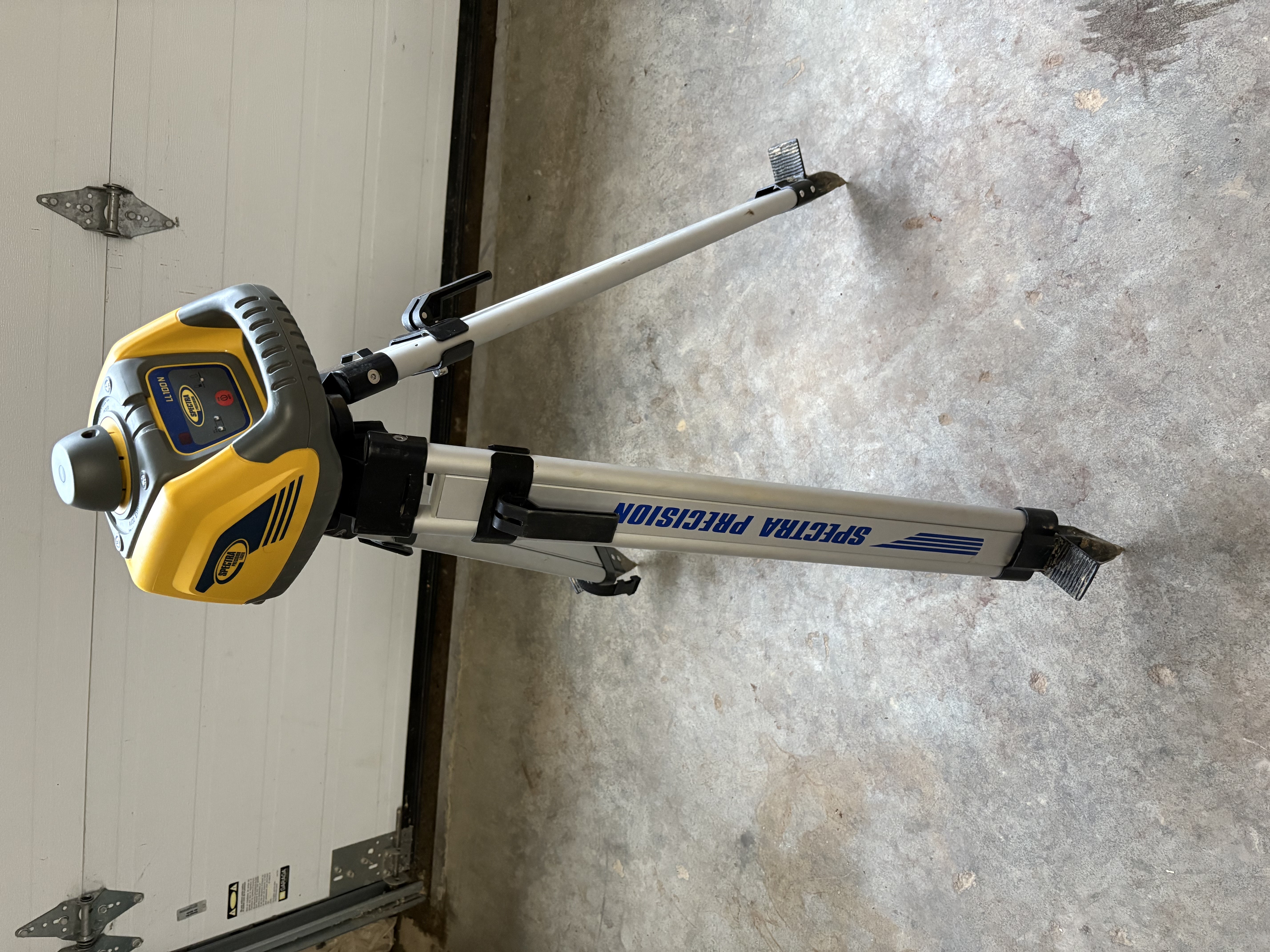 Spectra LL100N Laser Level Main View