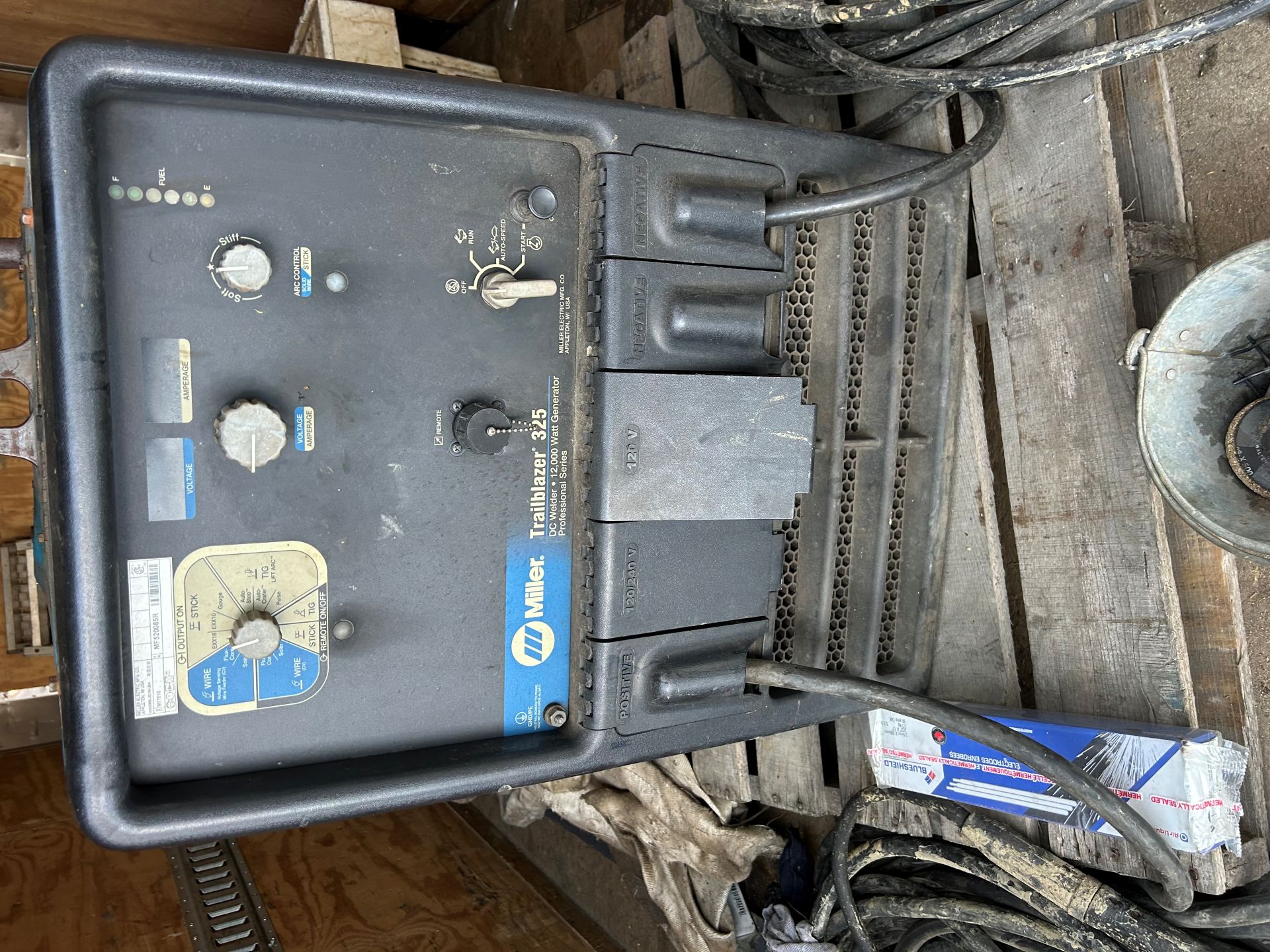 Miller 325 Gas Welder Detail